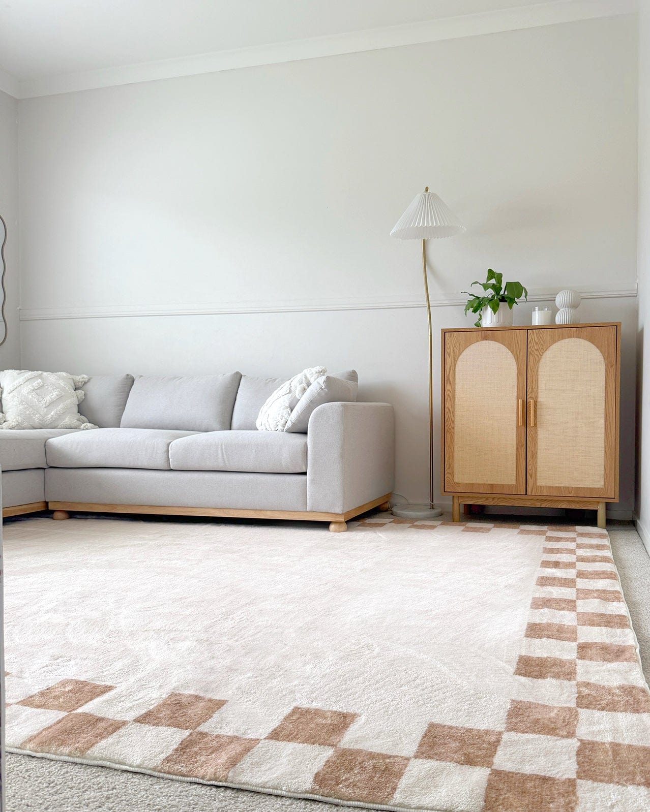 Aiday Beige Checkered Border Washable Rug - Image 3