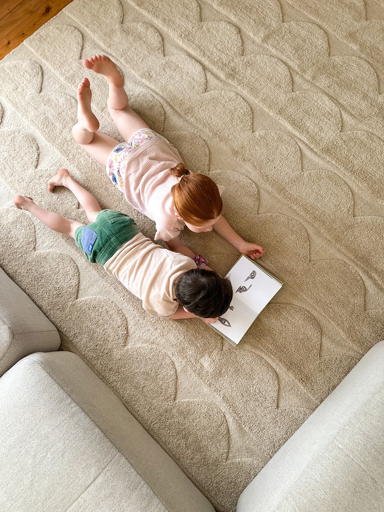 Ajuma Taupe Scallop Washable Wool Rug - Image 4