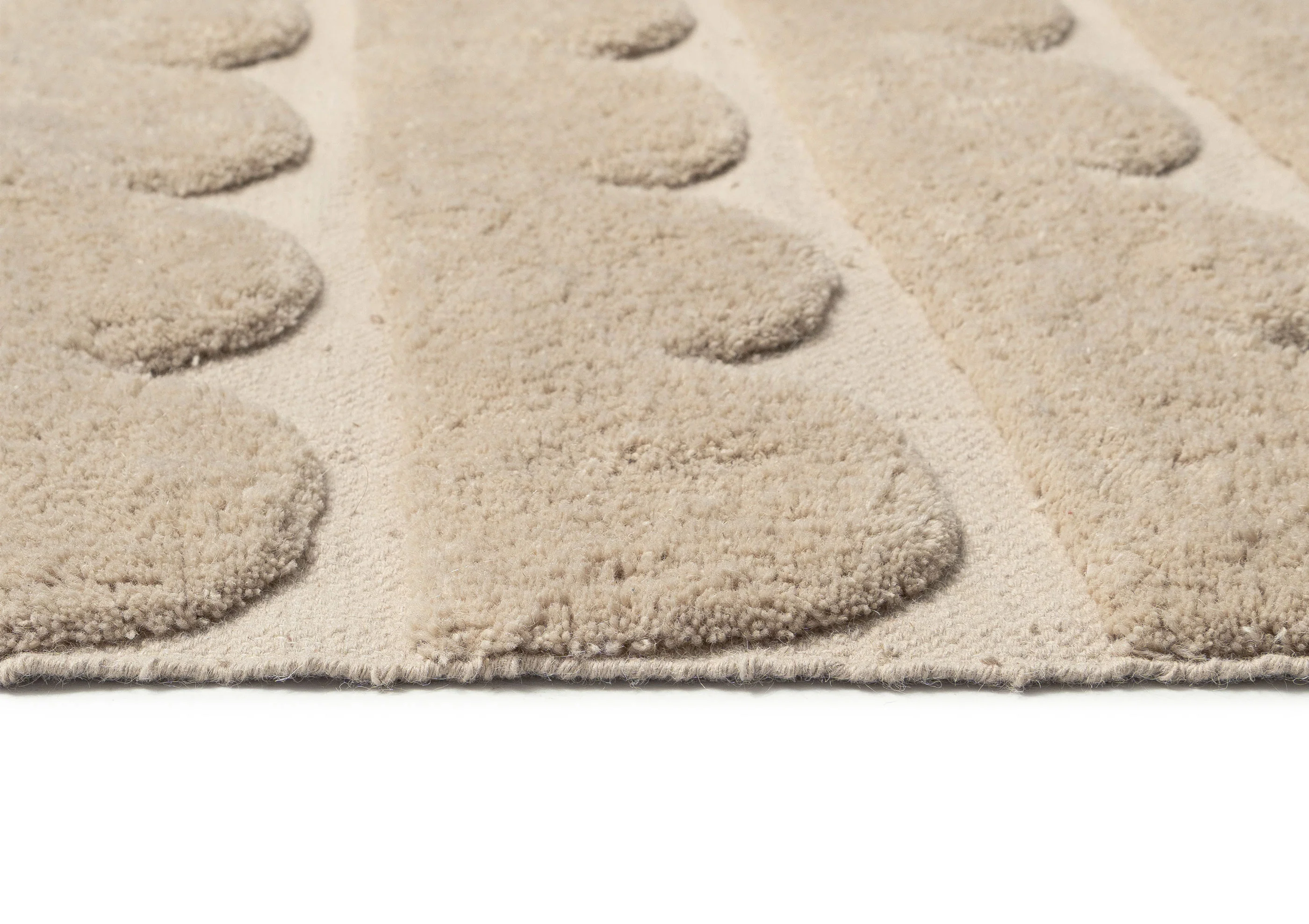 Ajuma Taupe Scallop Washable Wool Rug - Image 9