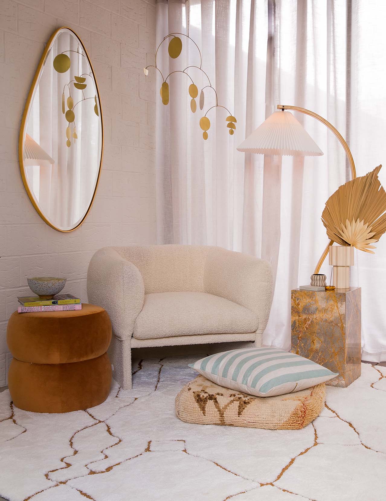 Alayna Cream and Gold Tribal Round Shag Rug - Image 3