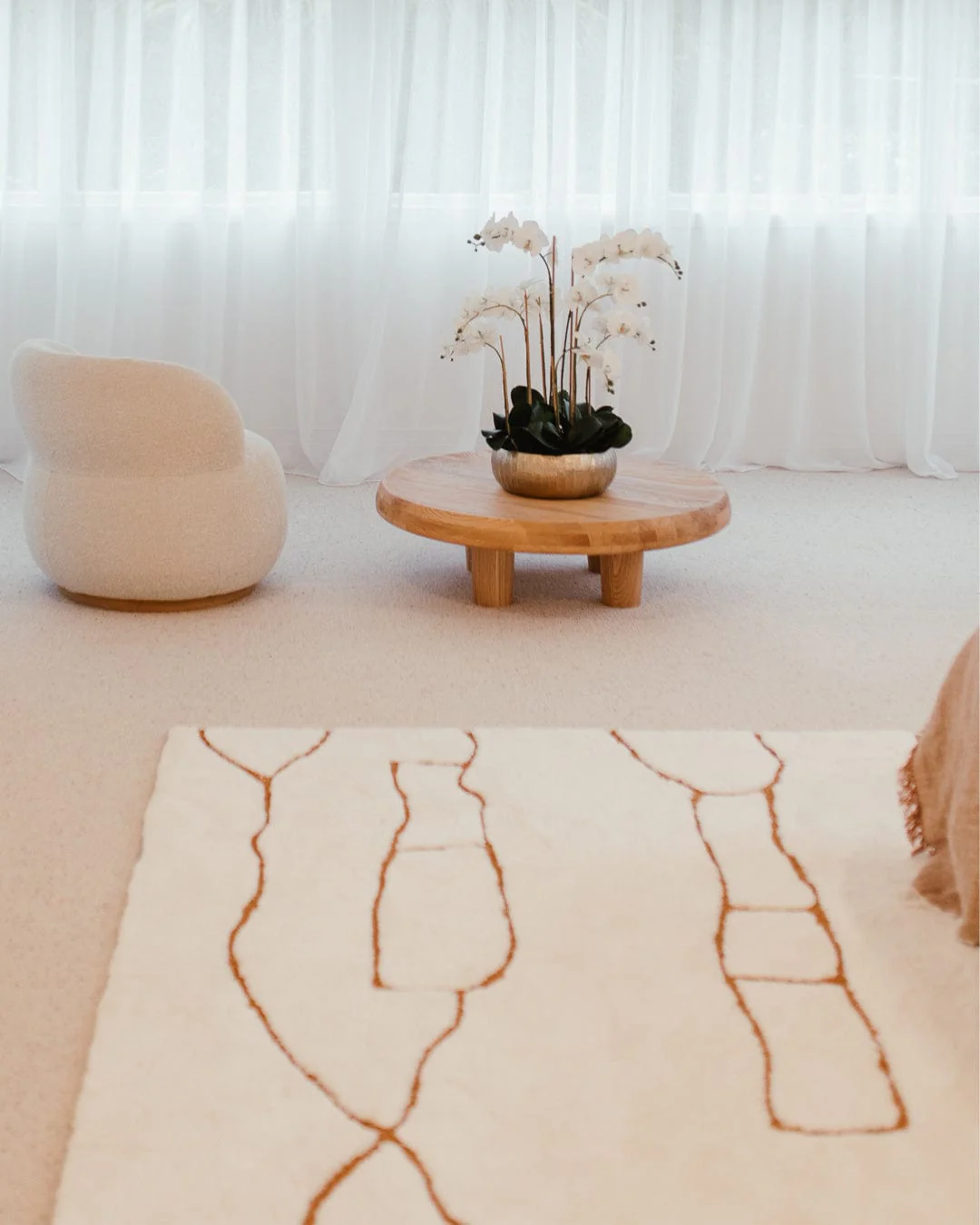 Alayna Cream and Gold Tribal Shag Rug - Image 7