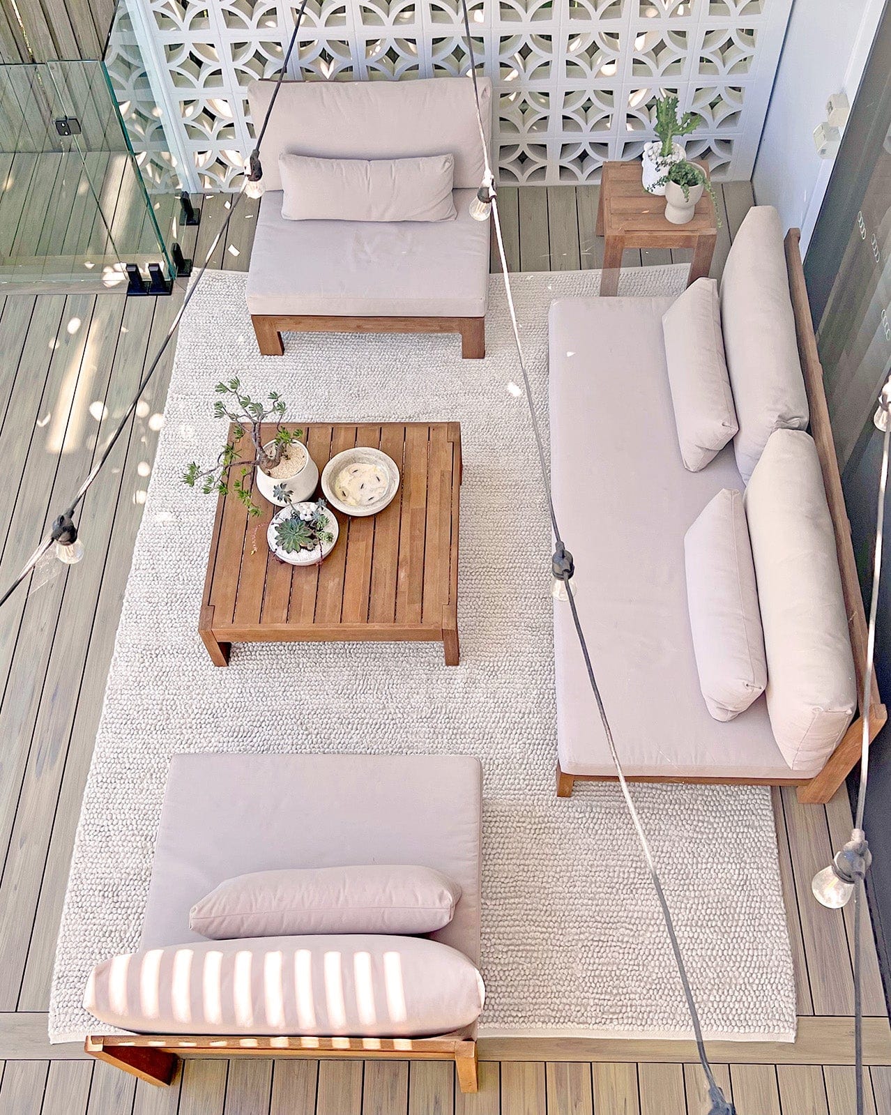 Amaia Light Grey Looped Indoor Outdoor Rug - Image 10