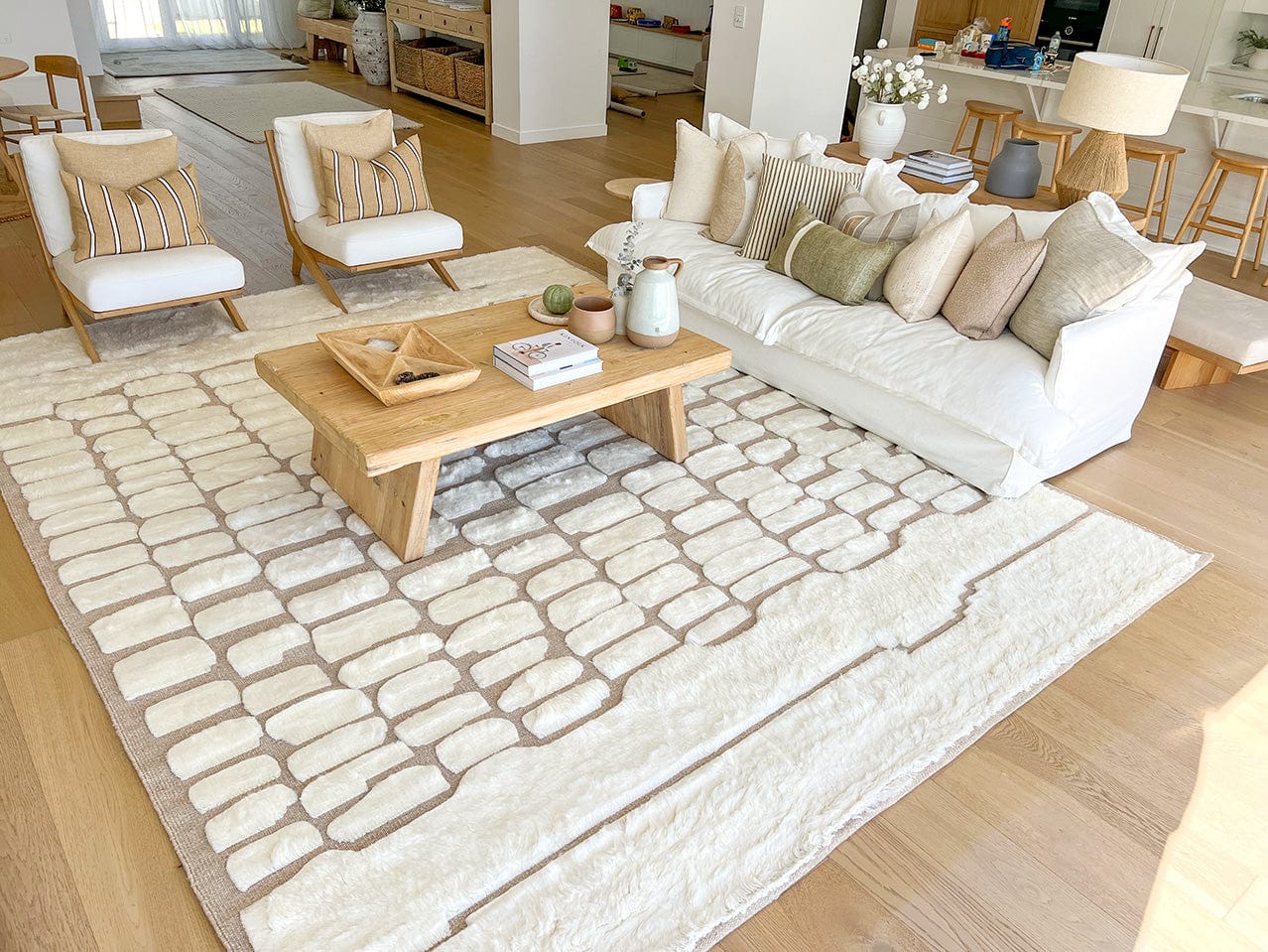 Aminata Ivory Abstract Textured Wool Rug - Image 3