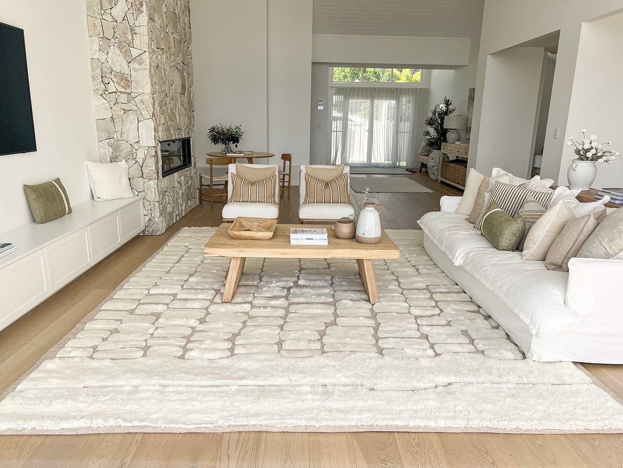 Aminata Ivory Abstract Textured Wool Rug - Image 5