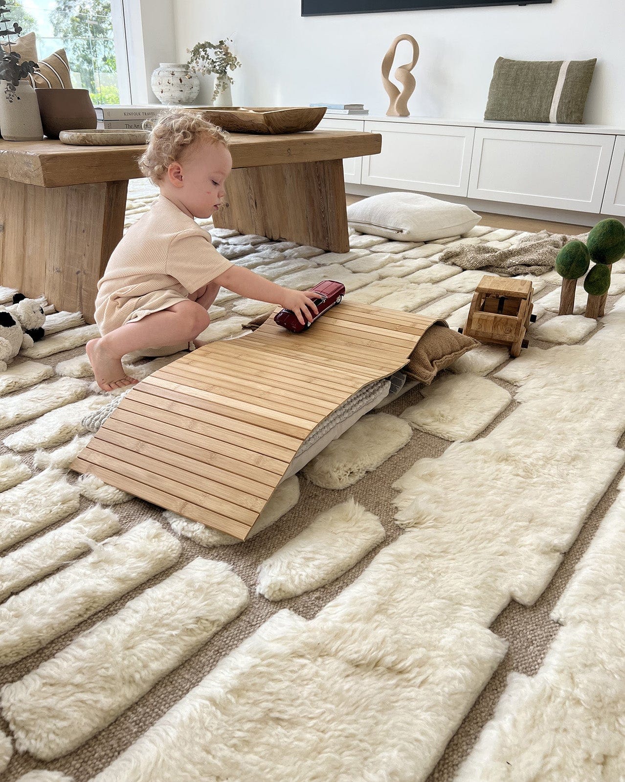 Aminata Ivory Abstract Textured Wool Rug - Image 7