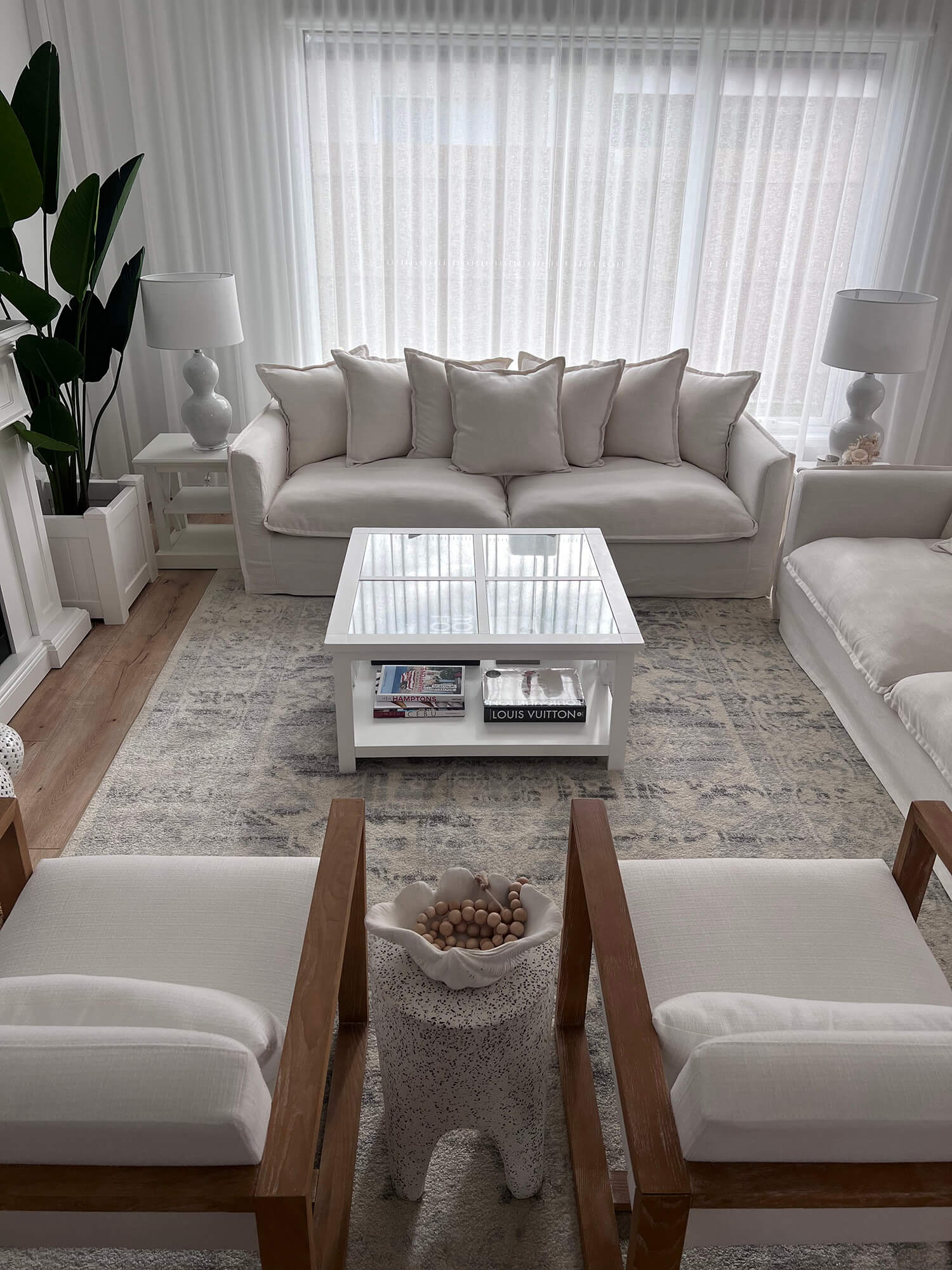 Andra Grey and Ivory Traditional Distressed Rug - Image 4