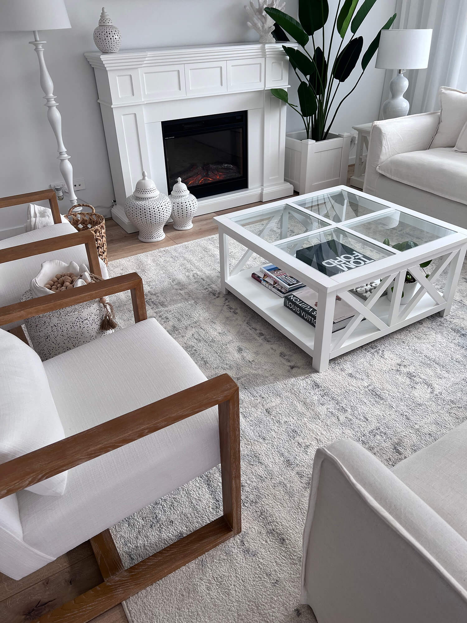 Andra Grey and Ivory Traditional Distressed Rug - Image 5