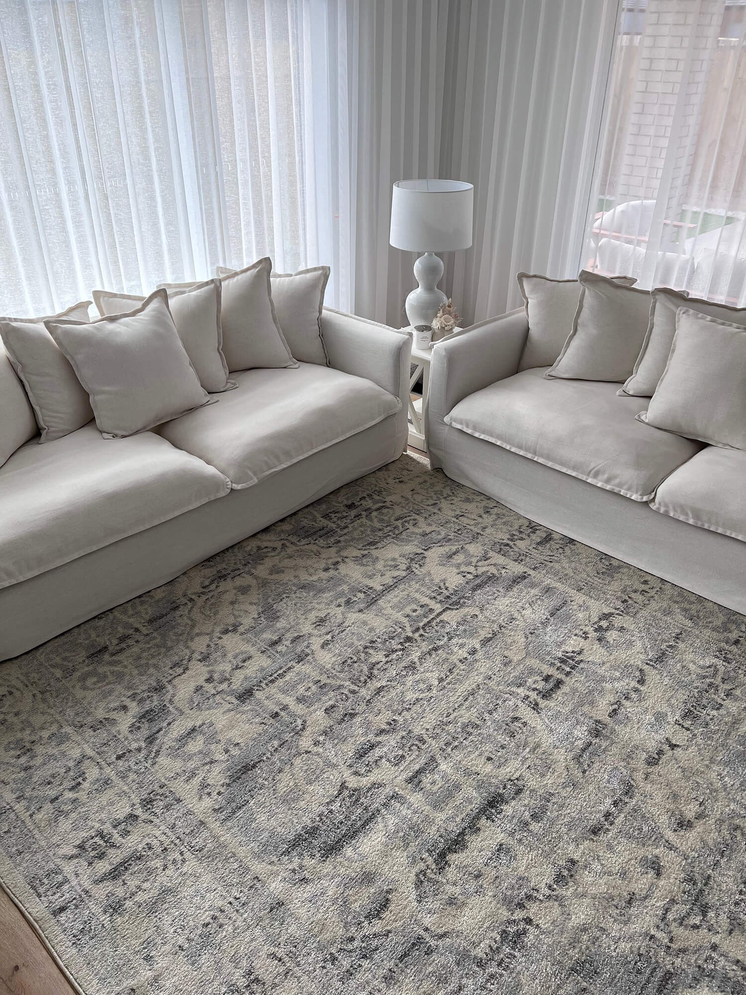 Andra Grey and Ivory Traditional Distressed Rug - Image 7