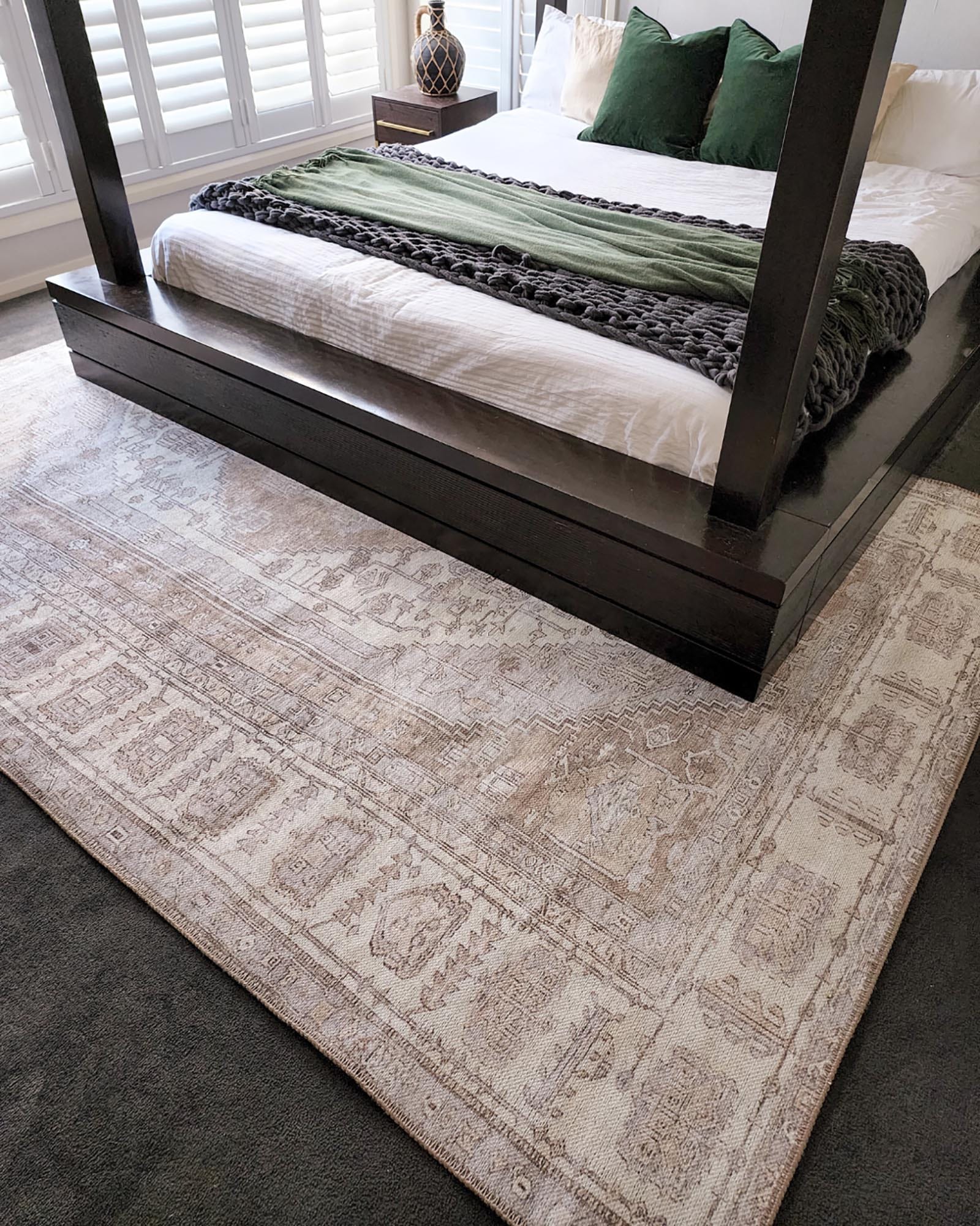 Aneesa Beige and Cream Traditional Distressed Washable Rug - Image 4
