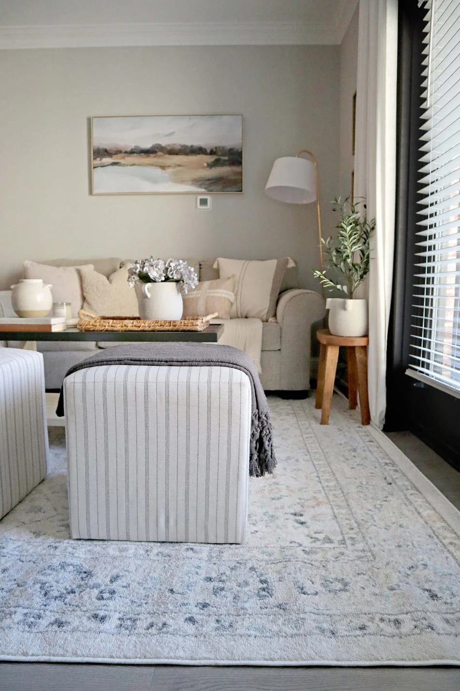 Anine Cream And Grey Multi-Colour Traditional Floral Rug - Image 3