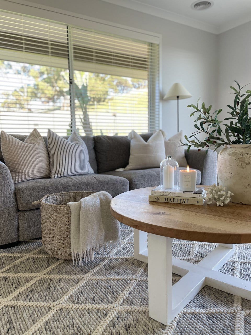 Anja Grey and Ivory Lattice Wool Rug - Image 3