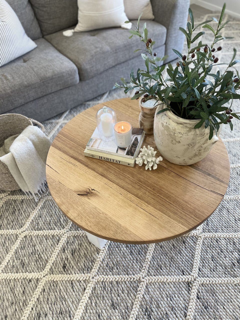 Anja Grey and Ivory Lattice Wool Rug - Image 4