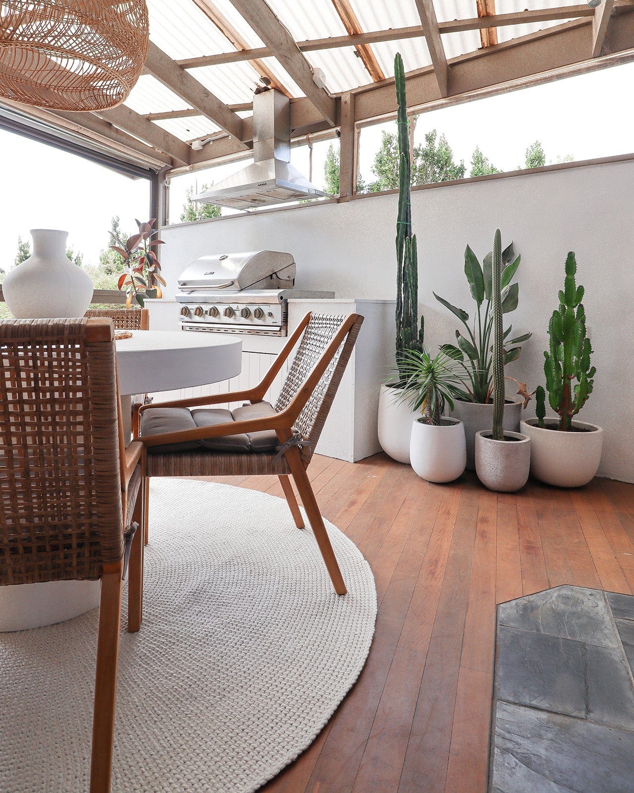 Arlenis Ivory Crochet Indoor Outdoor Round Rug - Image 3