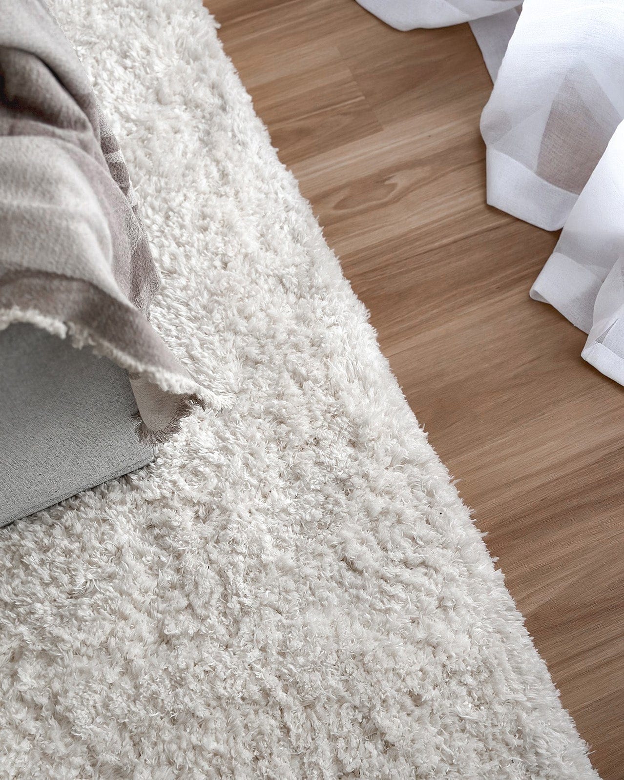 Athena Ivory Handmade Shag Rug - Image 4