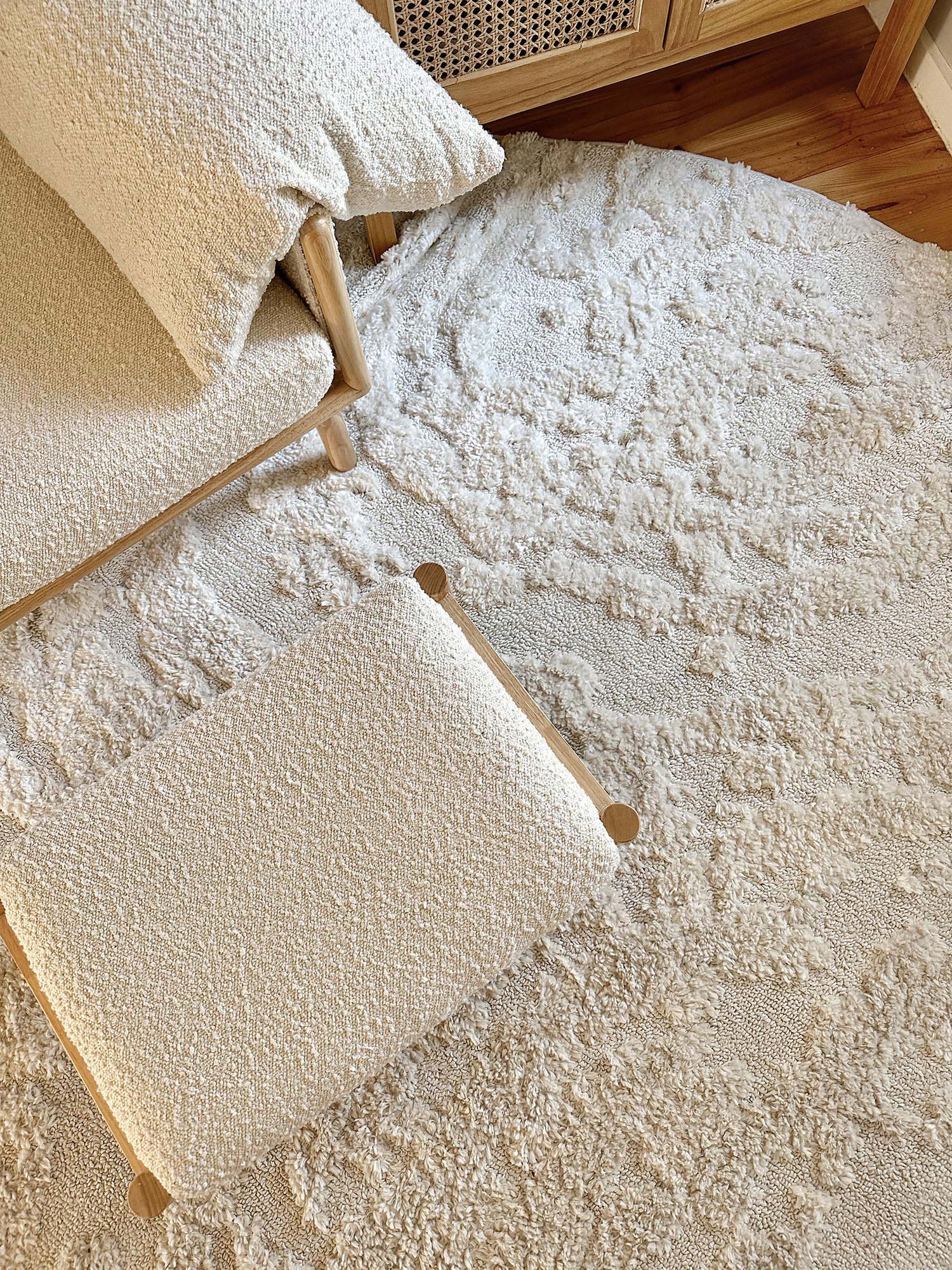Aurora Ivory Cream Abstract Textured Round Rug - Image 8