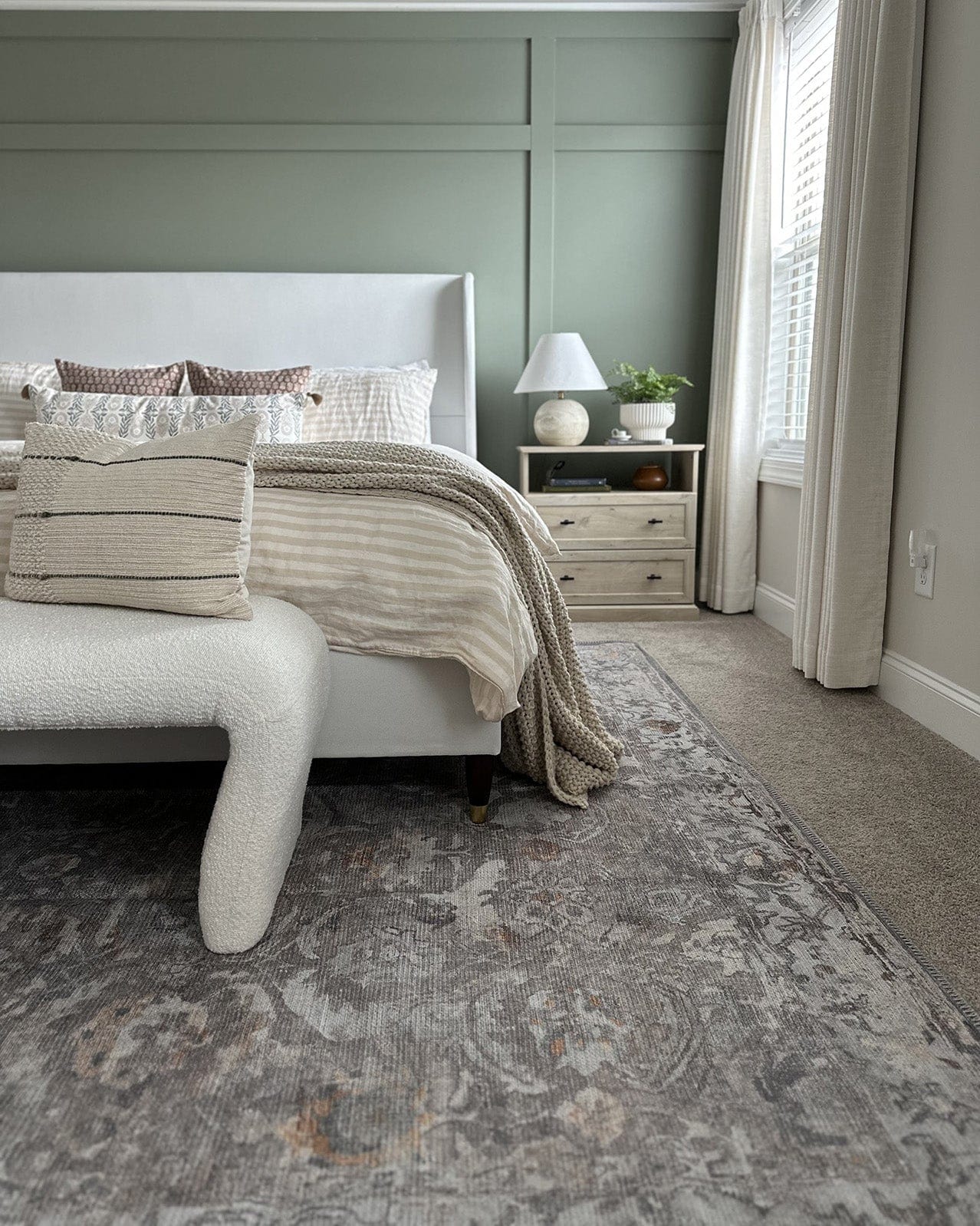 Ava Grey and Gold Traditional Distressed Washable Rug - Image 5