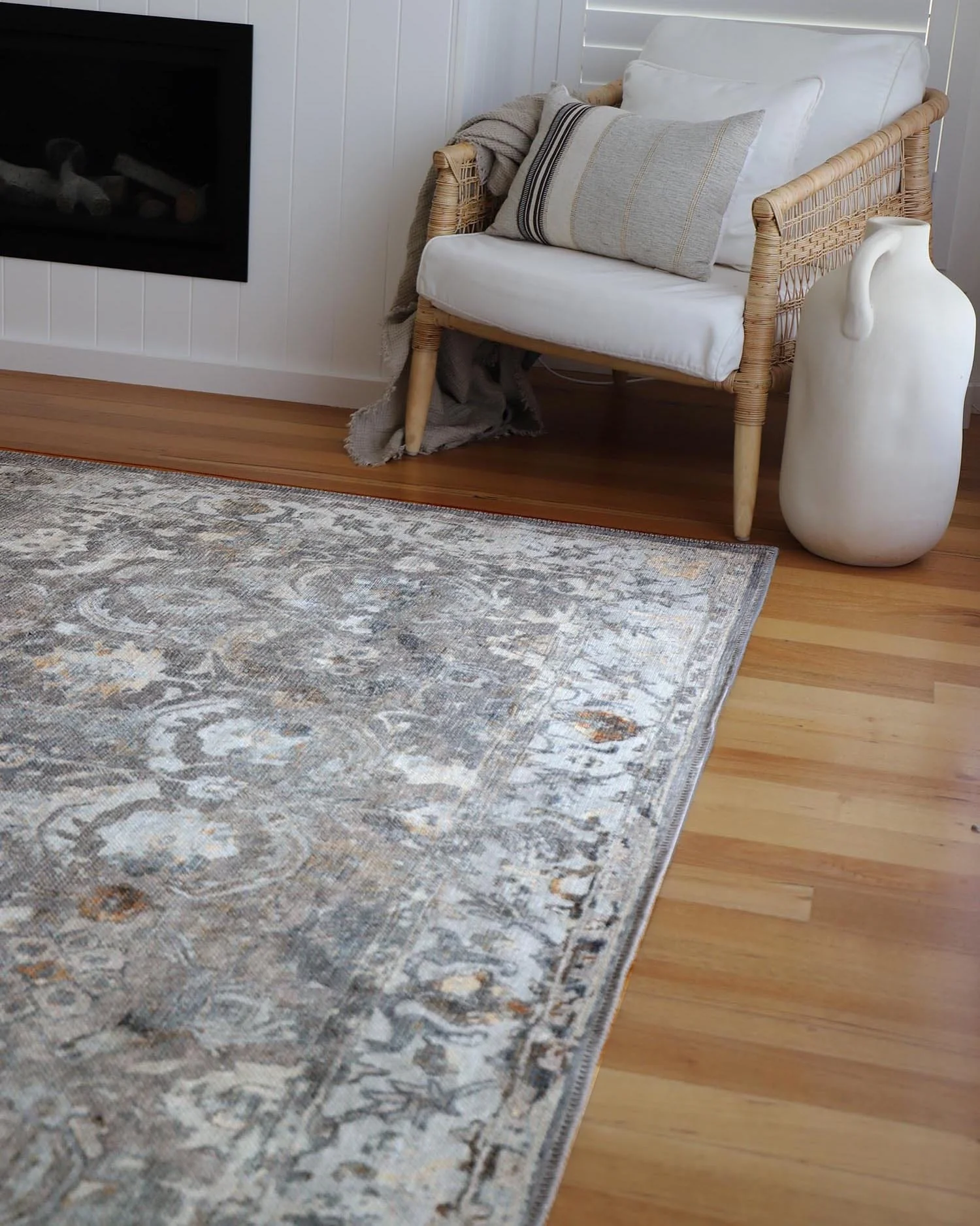 Ava Grey and Gold Traditional Distressed Washable Rug - Image 6