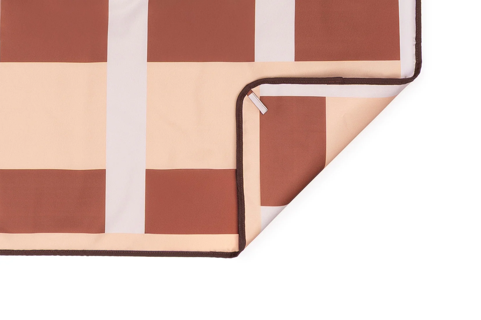 Brisa Tan Milk and Umber Beach Mat - Image 5
