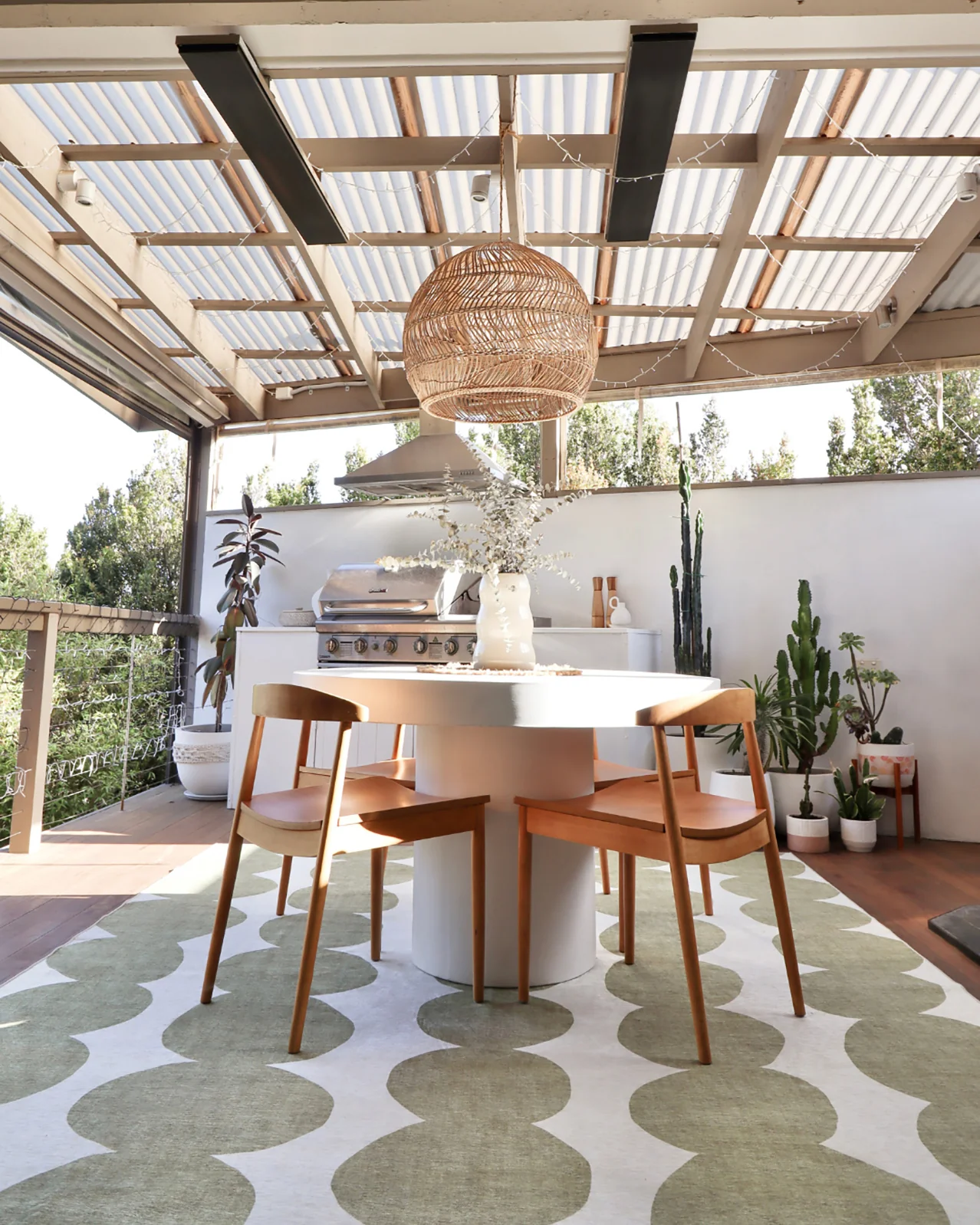 Brynne Green Ivory Indoor Outdoor Washable Rug - Image 3
