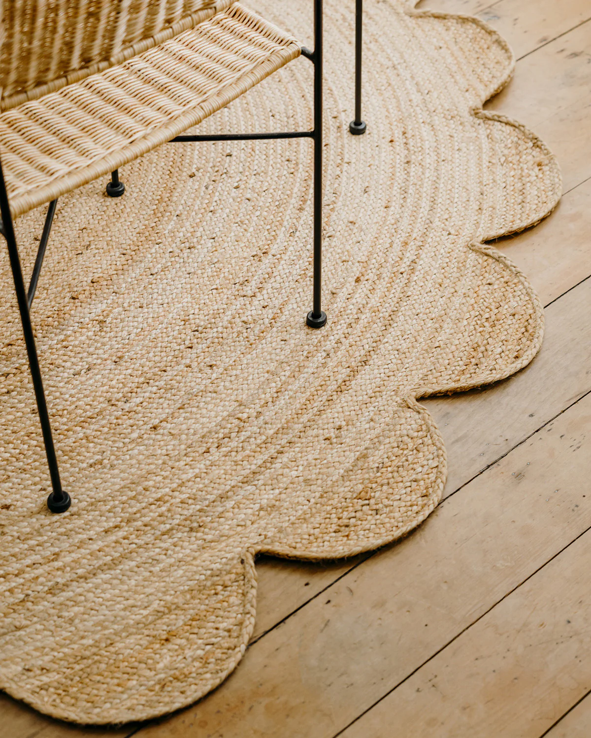 Celeste Natural Brown Scalloped Jute Round Rug - Image 2