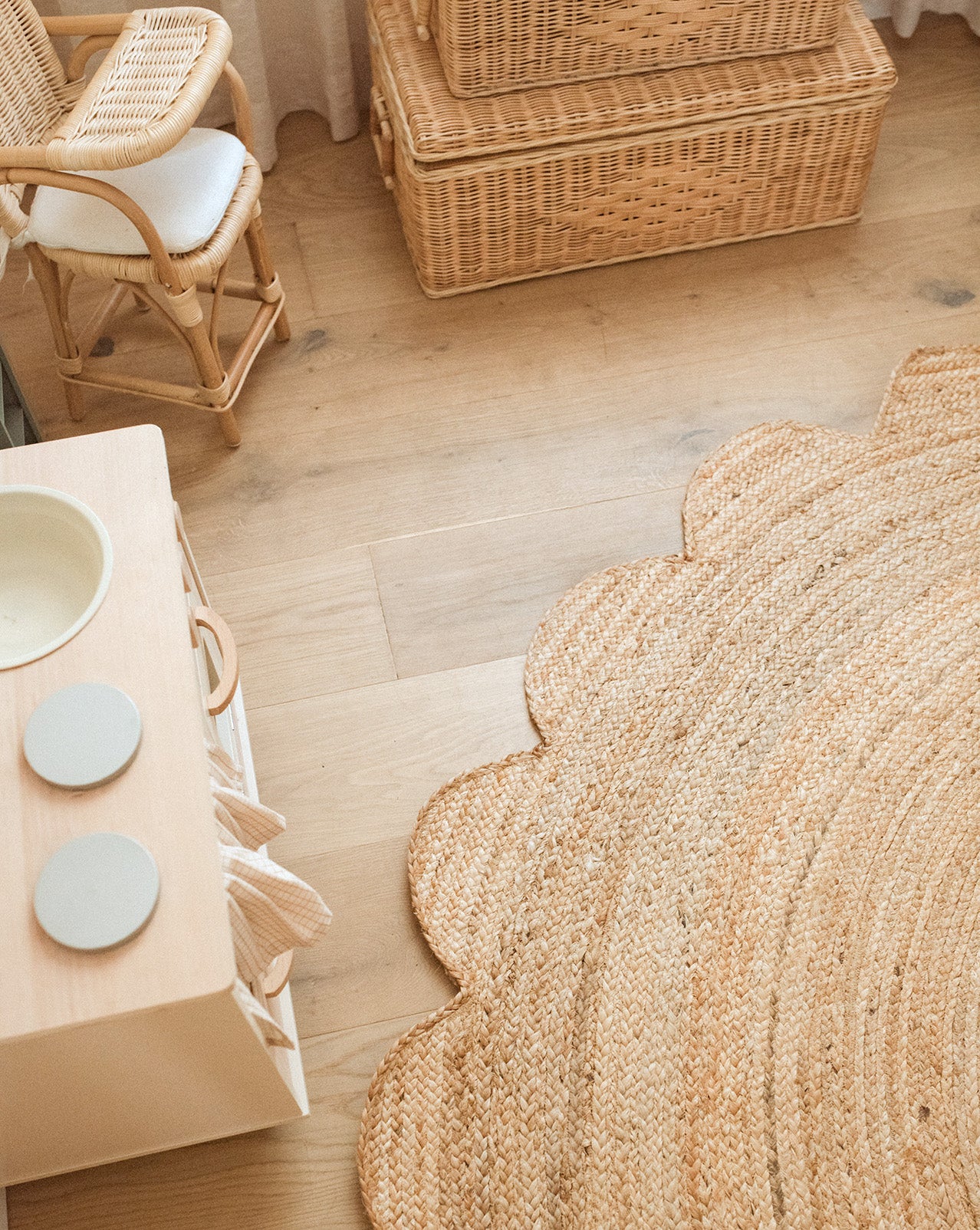 Celeste Natural Brown Scalloped Jute Round Rug - Image 7