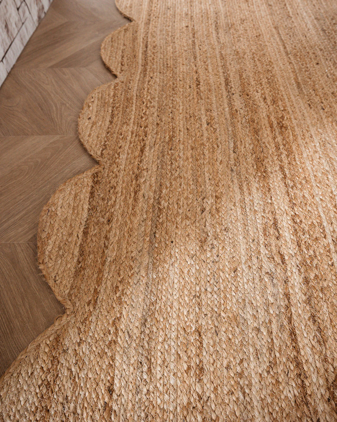 Celeste Natural Brown Scalloped Jute Rug - Image 5