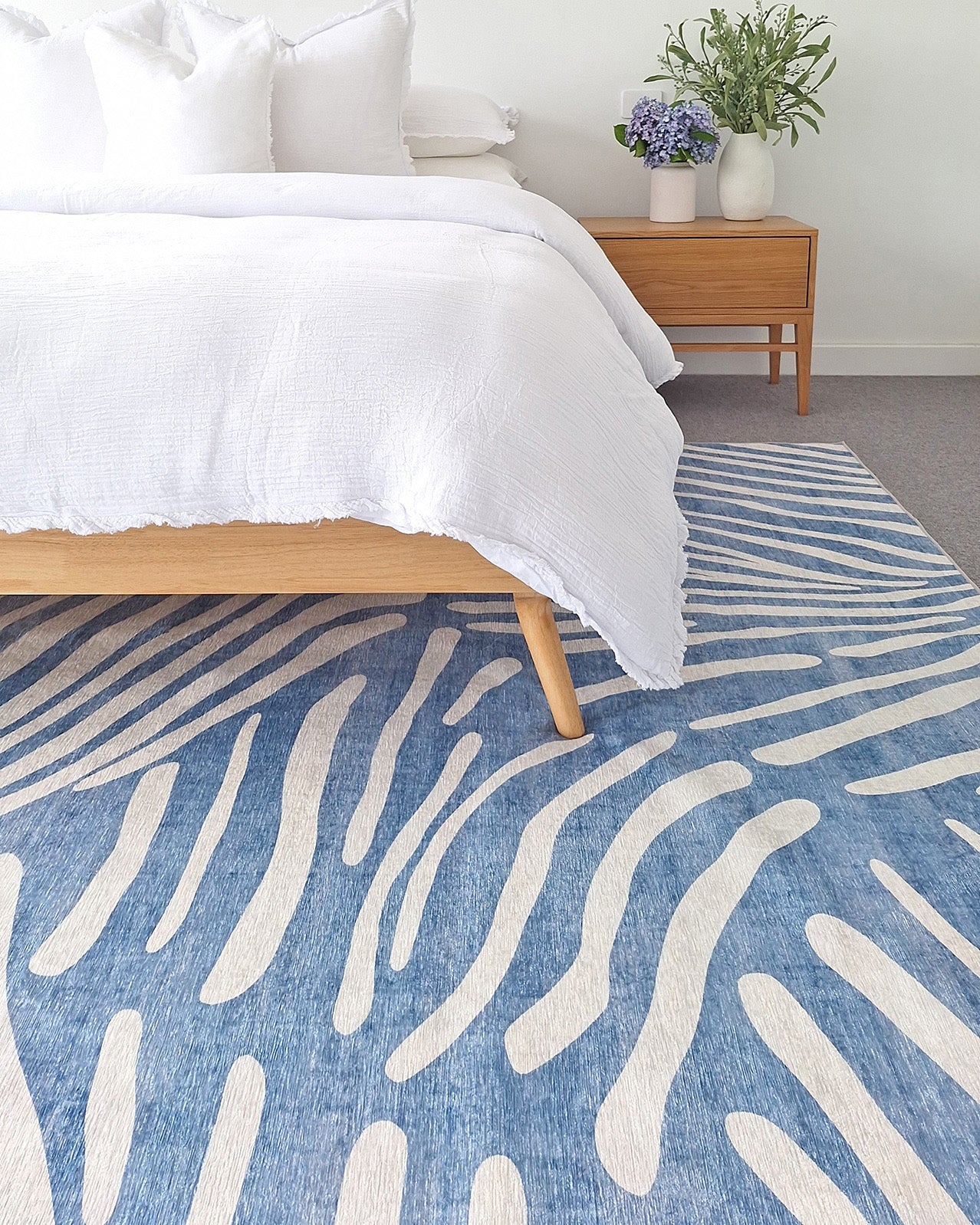 Clarissa Blue Palm Print Washable Rug - Image 4