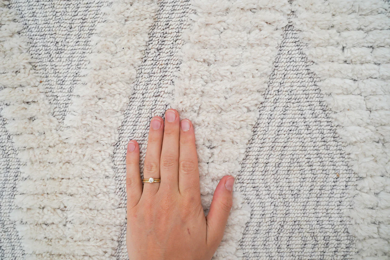 Dayna Ivory and Grey Textured Diamond Tribal Runner Rug - Image 4
