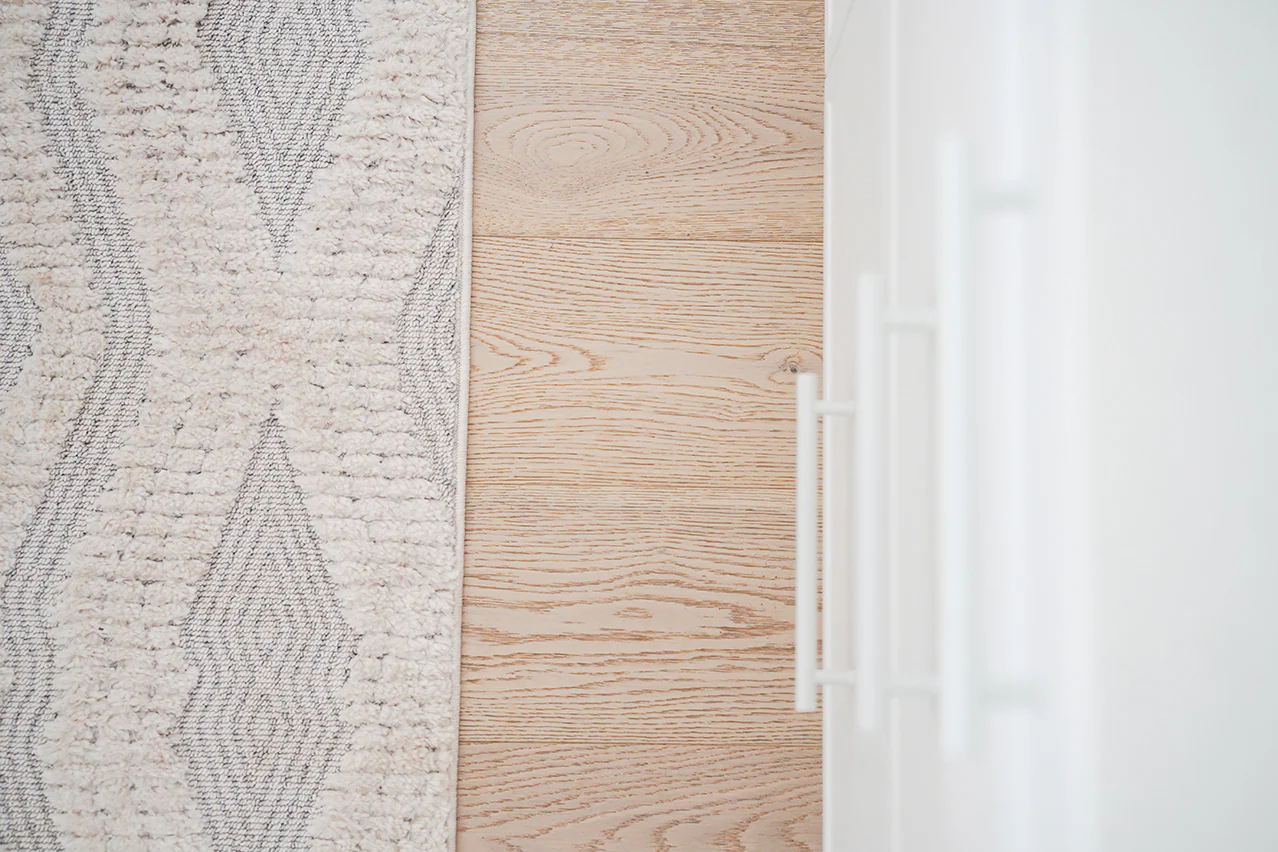 Dayna Ivory and Grey Textured Diamond Tribal Runner Rug - Image 5