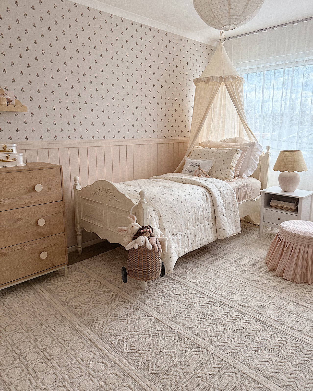 Delphine Ivory and Beige Tribal Transitional Rug - Image 2