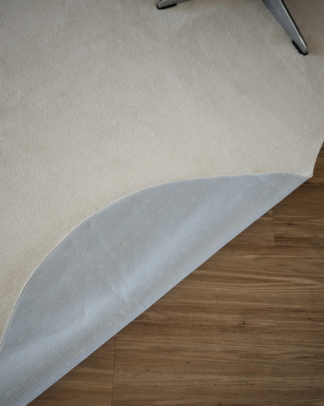 Demelza Neutral Cream Irregular Shape Washable Rug - Image 14