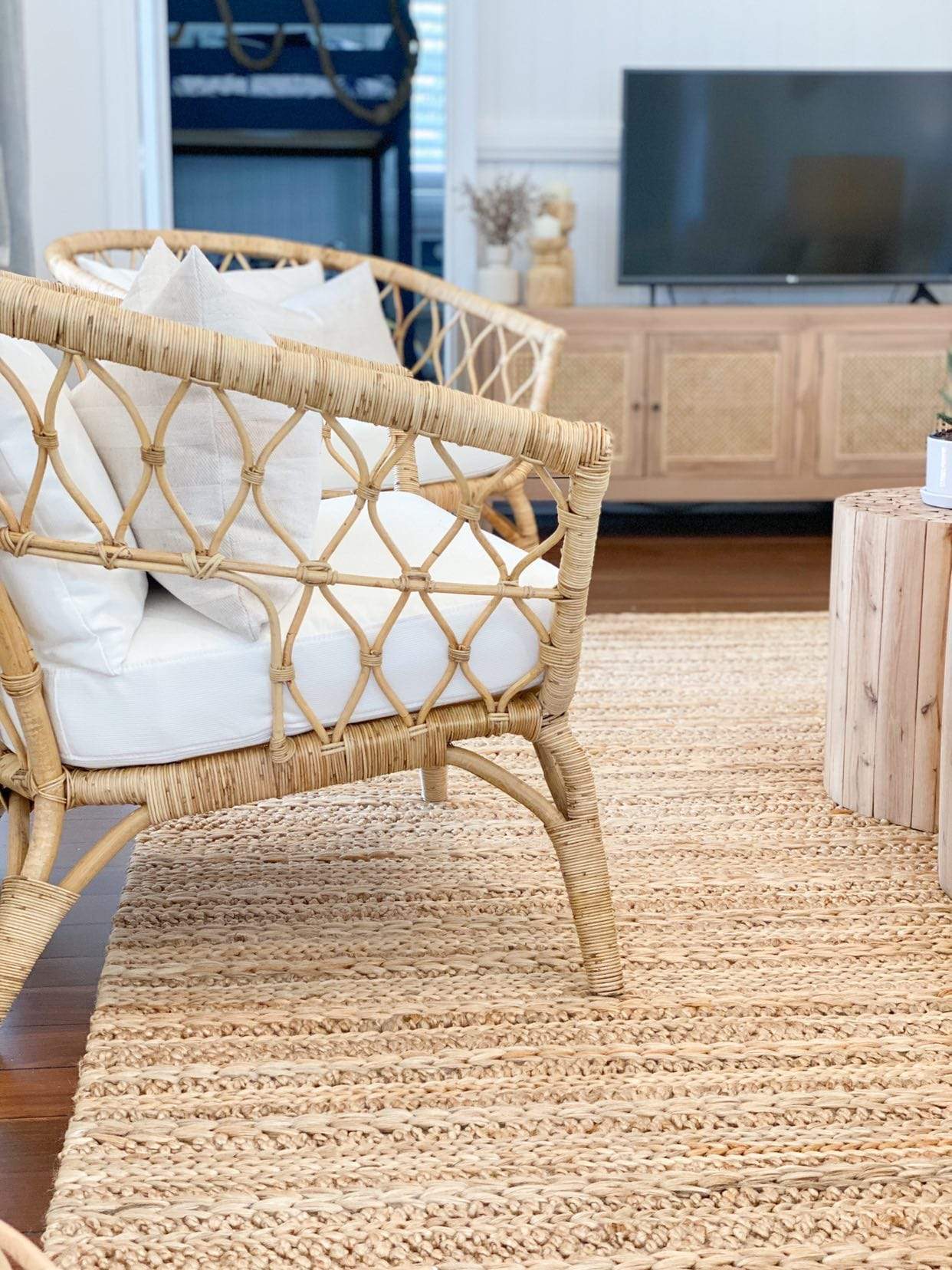 Eboni Chunky Braided Jute and Cotton Rug - Image 13