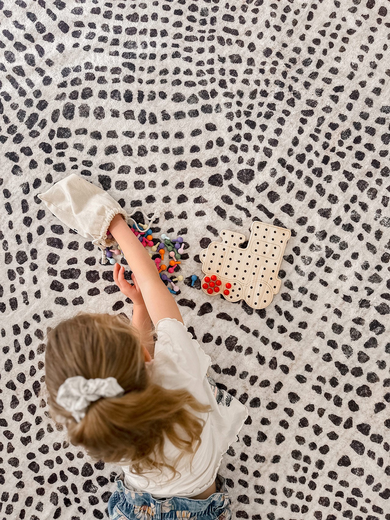 Eddie Charcoal Grey Abstract Tribal Pattern Washable Rug - Image 11