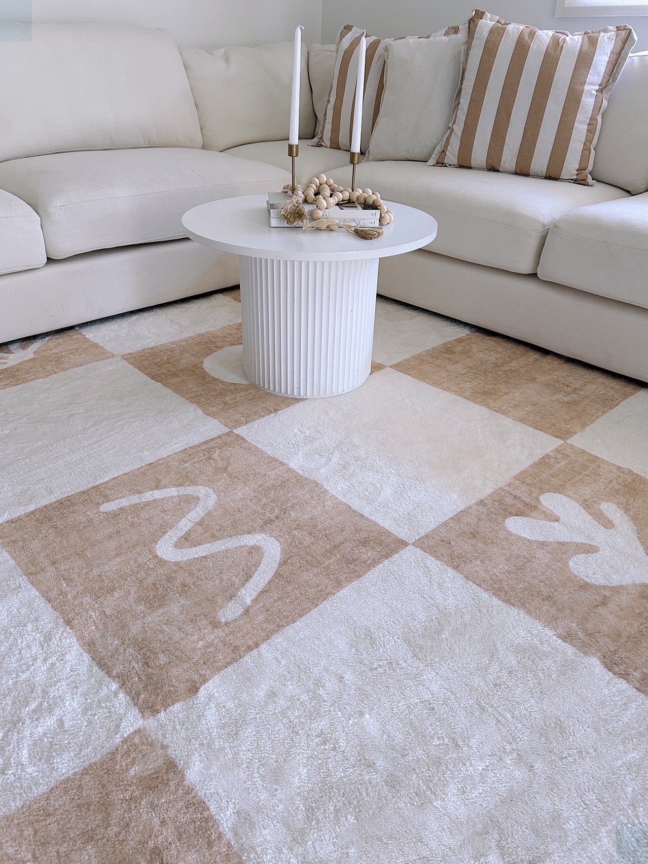 Erika Beige and Cream Checkered Washable Rug - Image 4