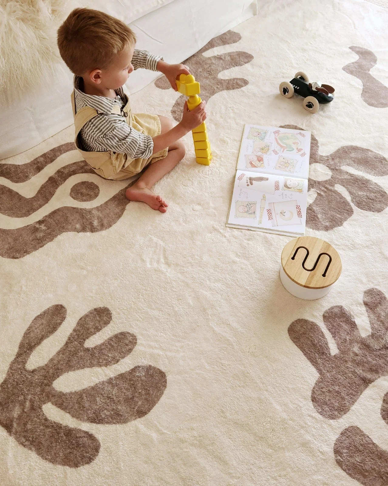 Esilda Brown Abstract Washable Rug - Image 6