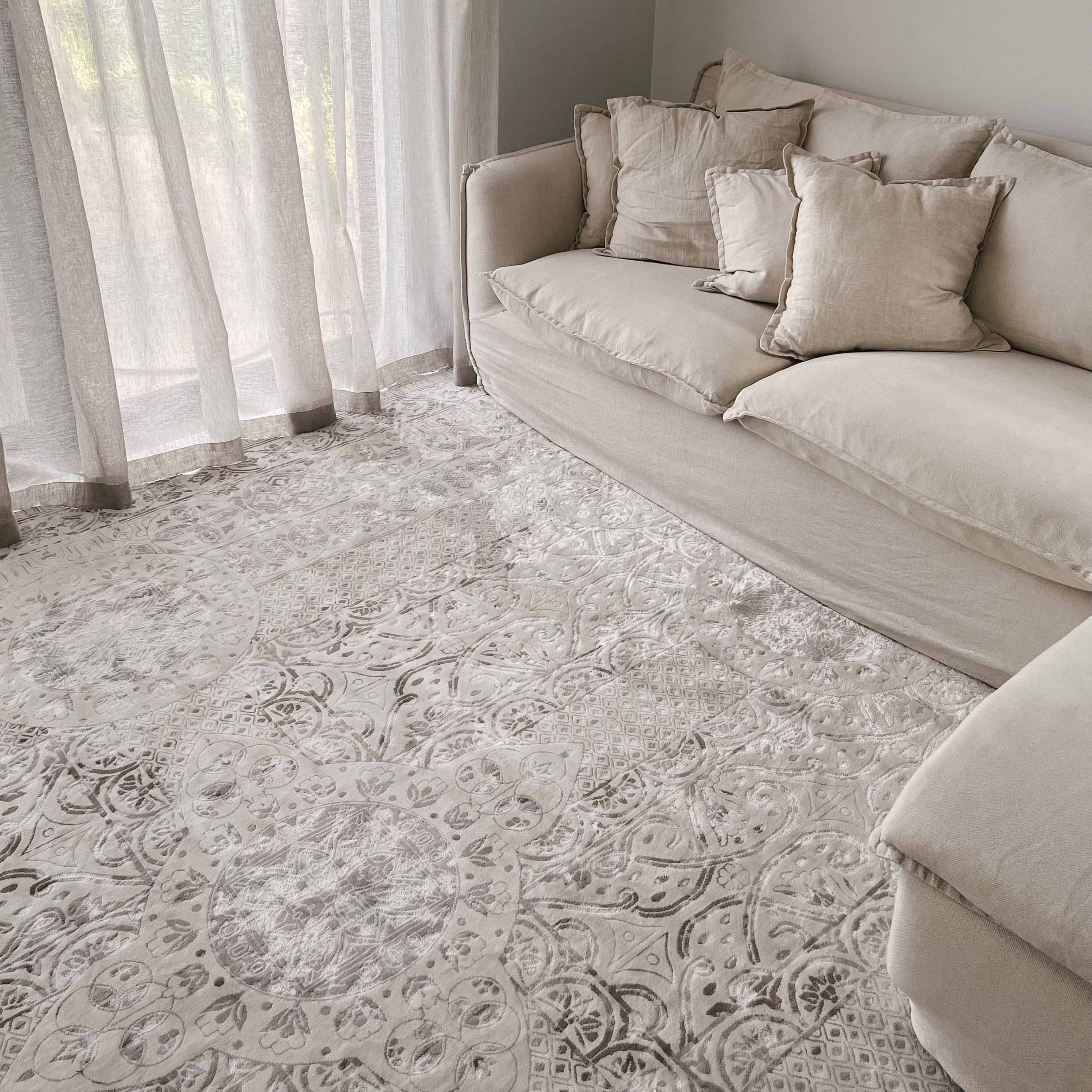 Esmeray Ivory And Grey Traditional Distressed Rug - Image 11