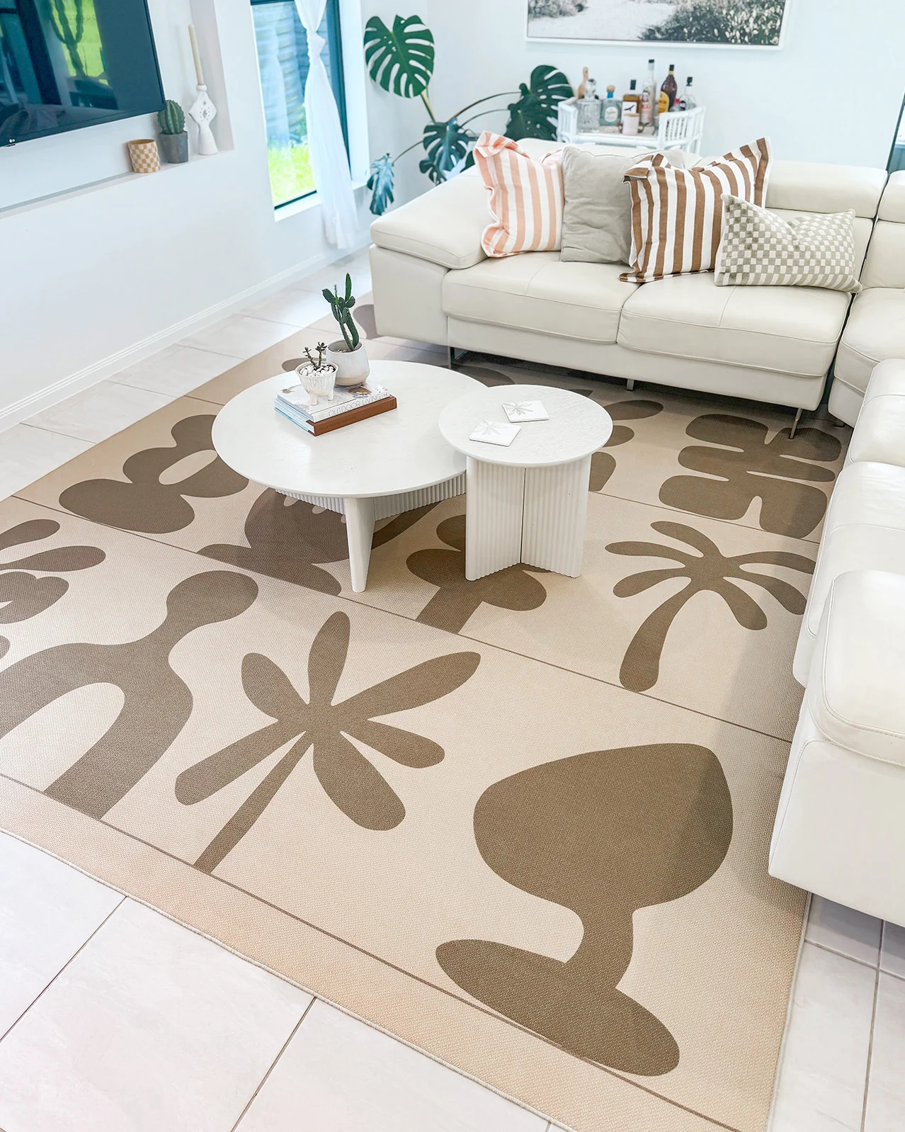 Esnir Beige Graphic Indoor Outdoor Washable Rug - Image 4