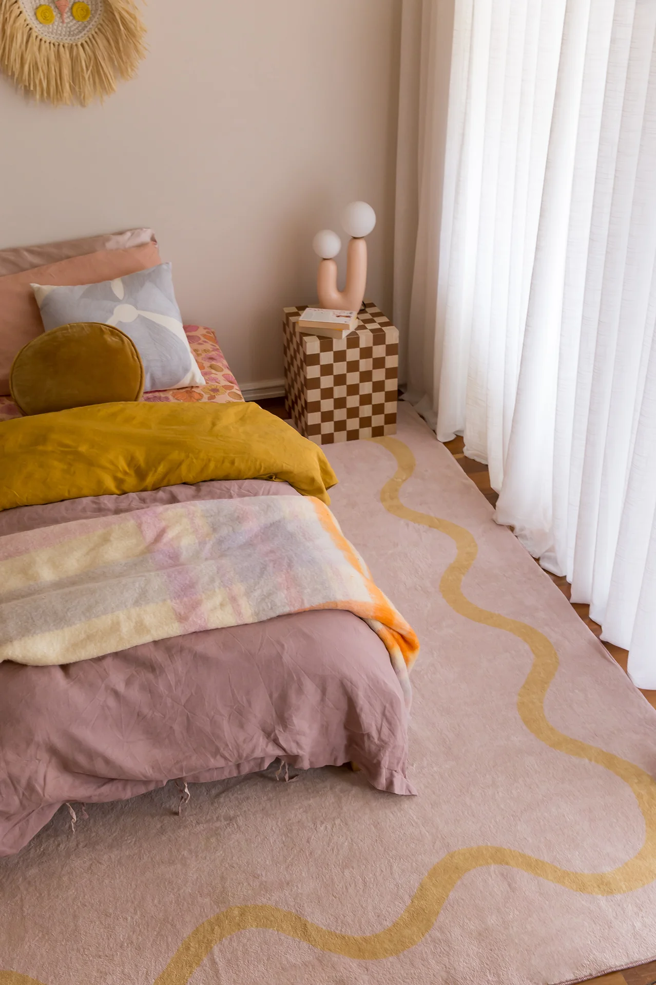 Eva Pink and Yellow Wiggle Bordered Washable Rug - Image 9