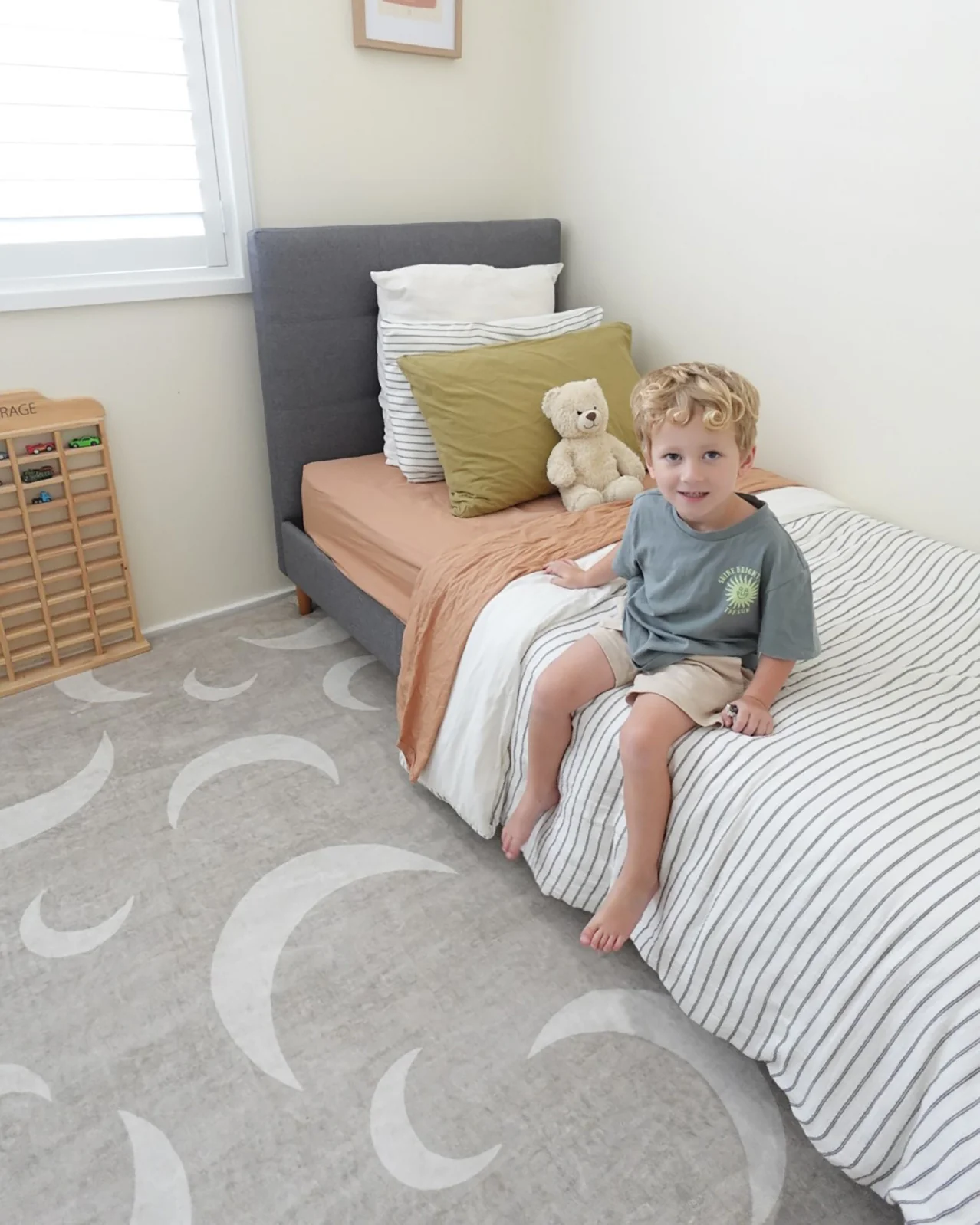 Finaya Grey Moon Washable Rug - Image 4