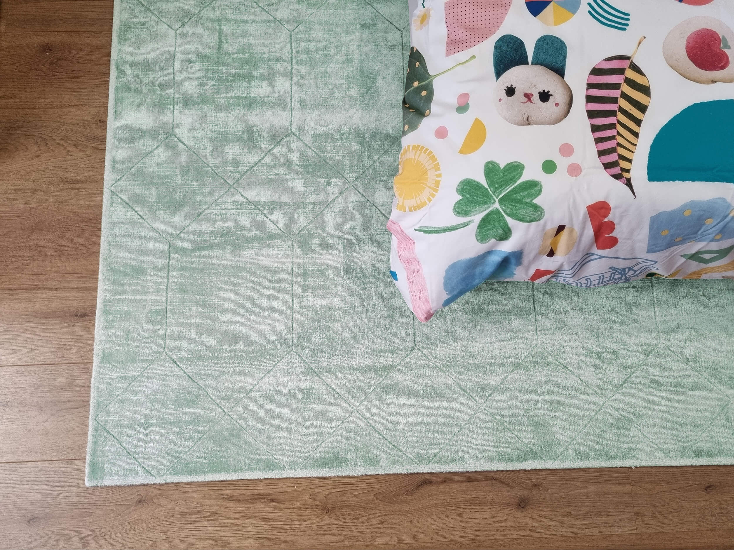 Harley Mint Green Geometric Viscose Rug - Image 3