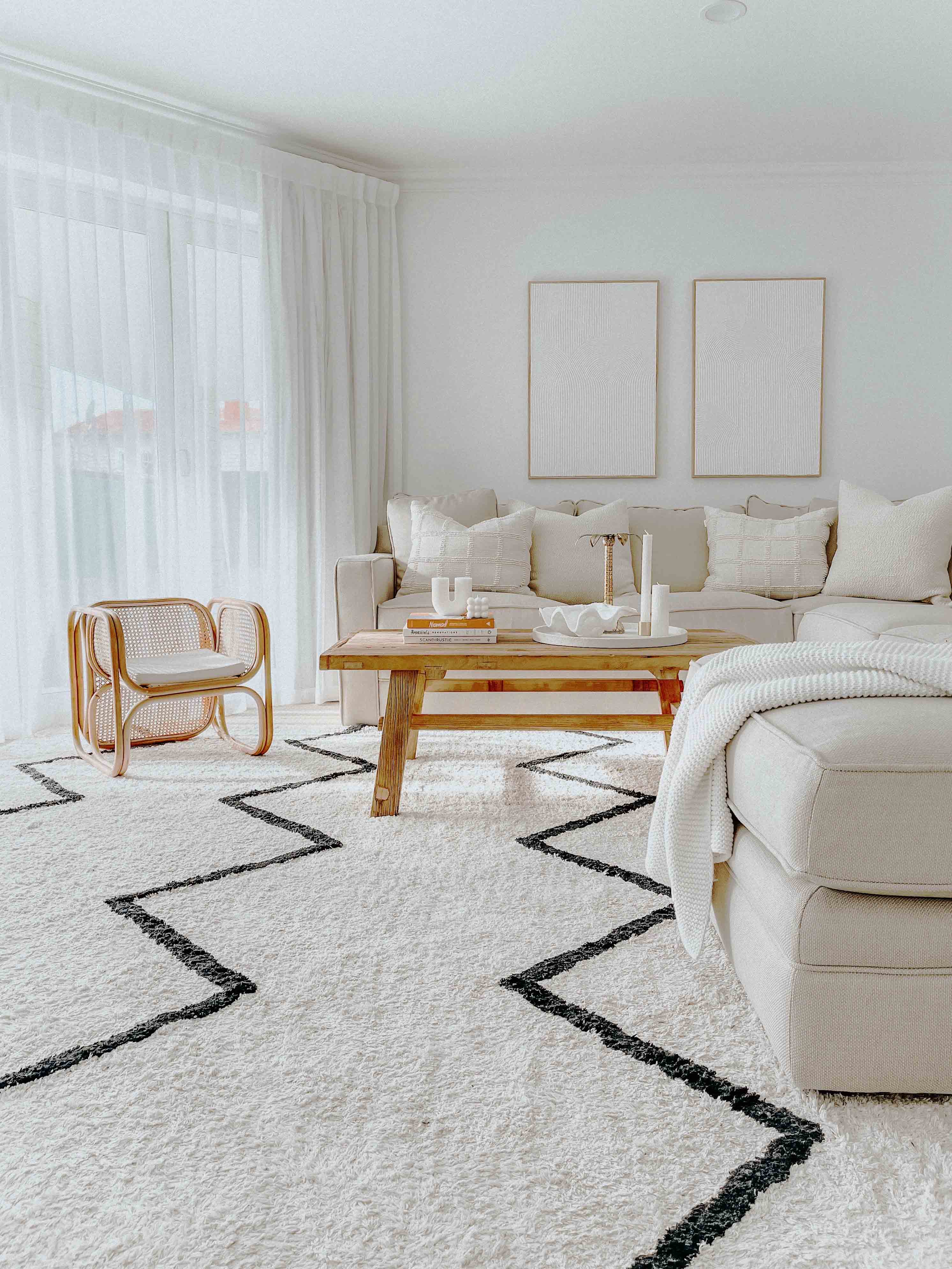Hayley Black and Ivory Tribal Washable Berber Rug - Image 4