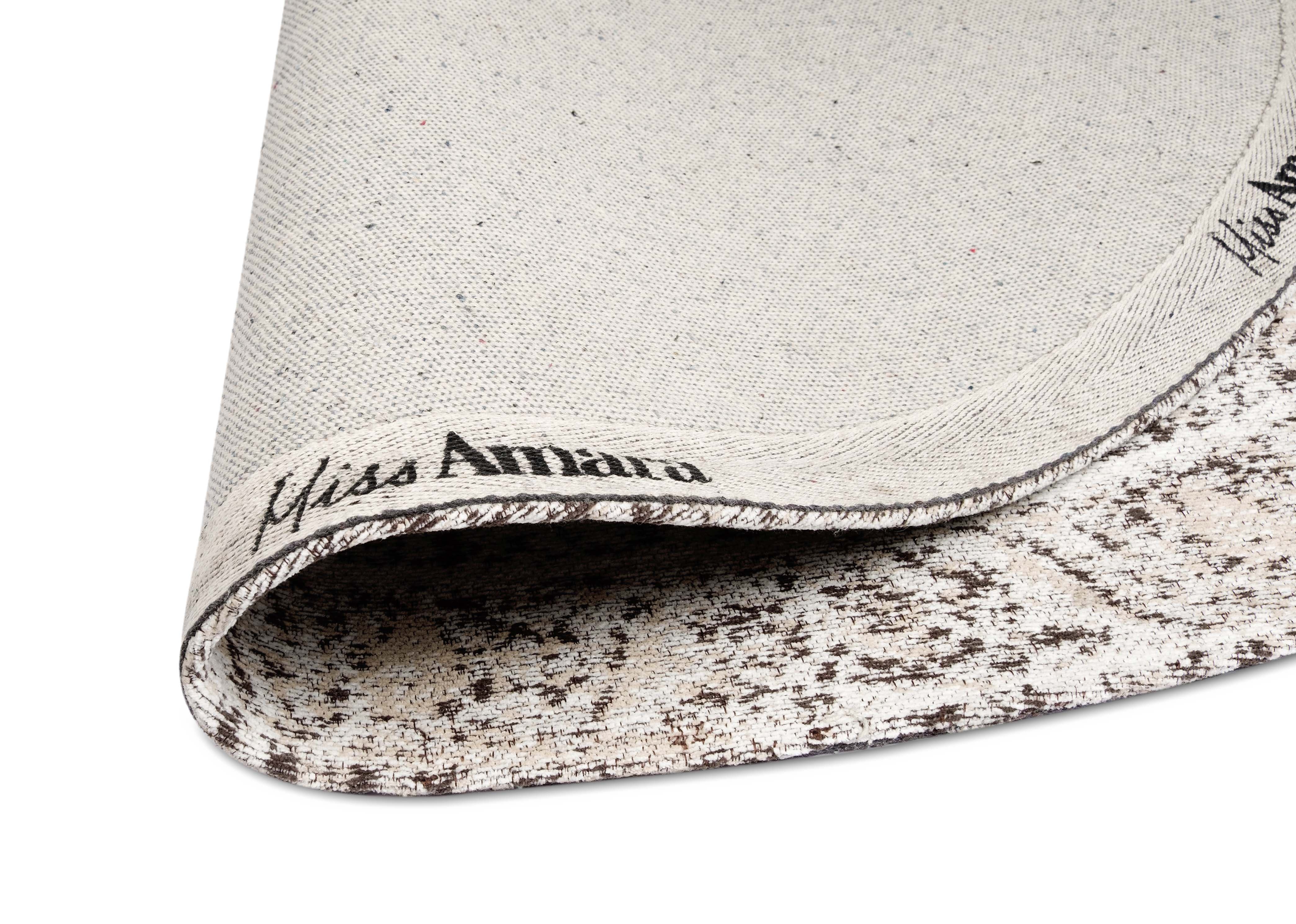 Helena White and Peach Turkish Style Distressed Round Rug - Image 8