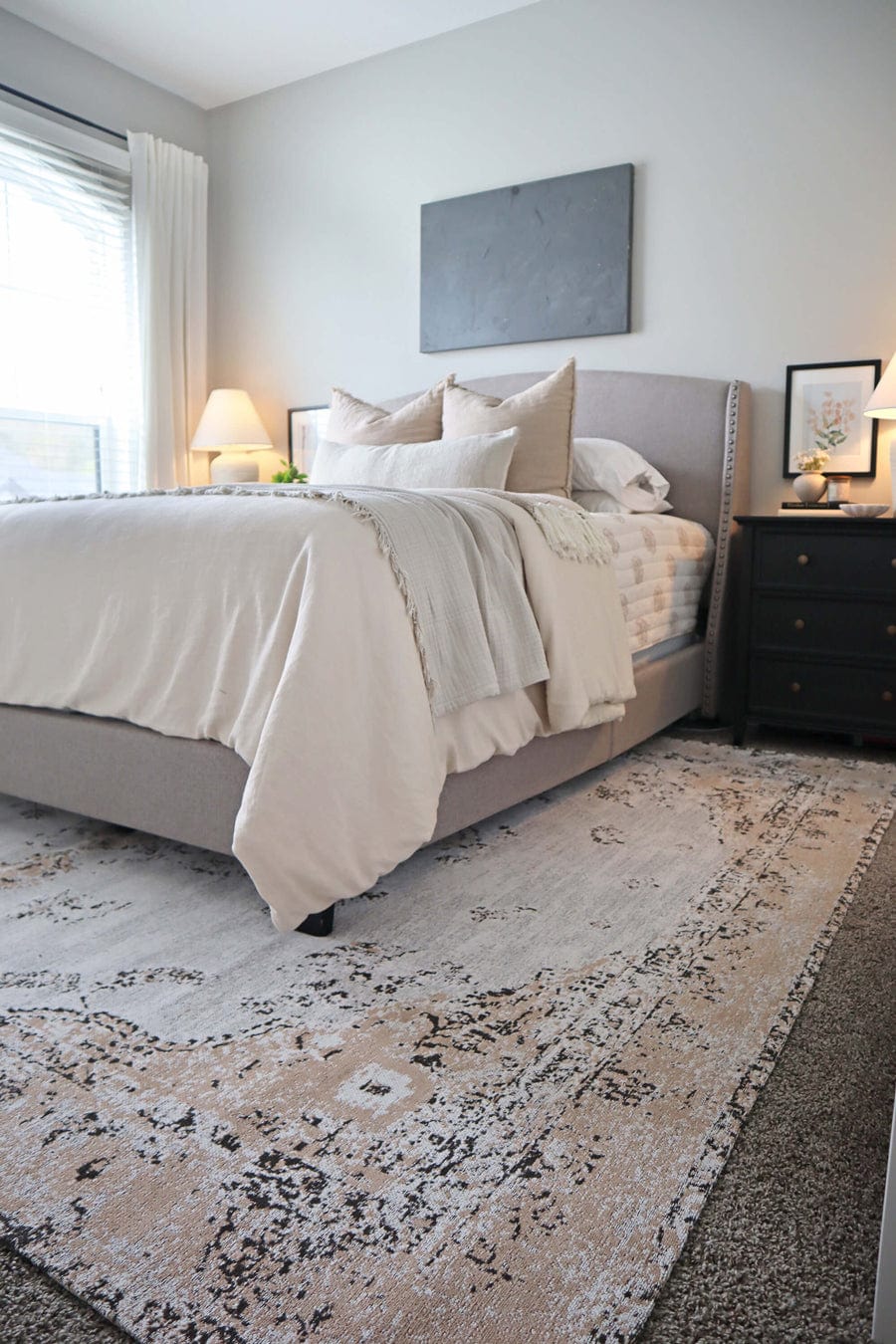 Helena White and Peach Turkish Style Distressed Rug - Image 10