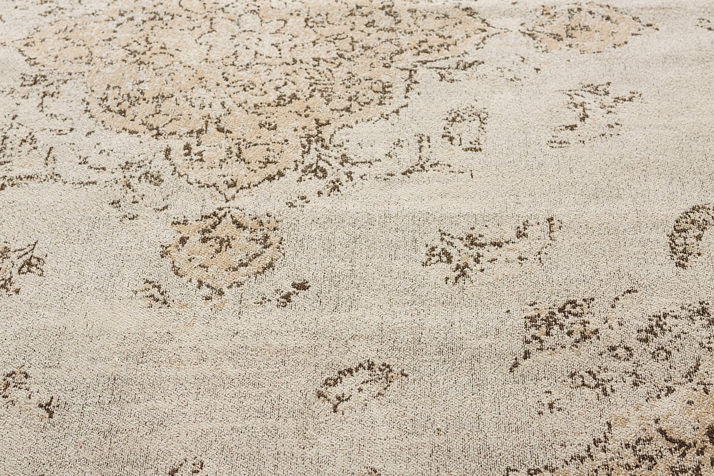 Helena White and Peach Turkish Style Distressed Rug - Image 16