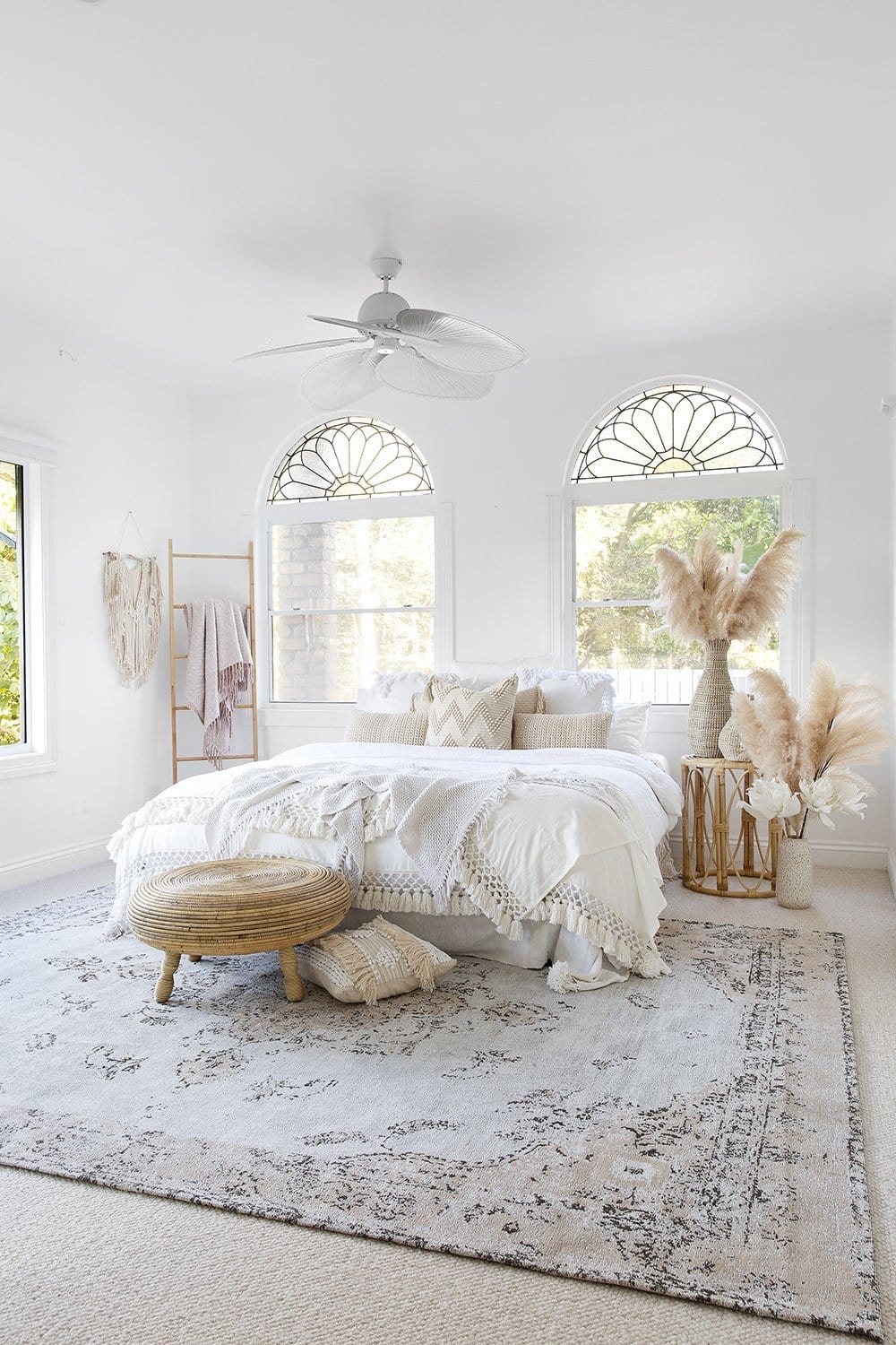 Helena White and Peach Turkish Style Distressed Rug - Image 4
