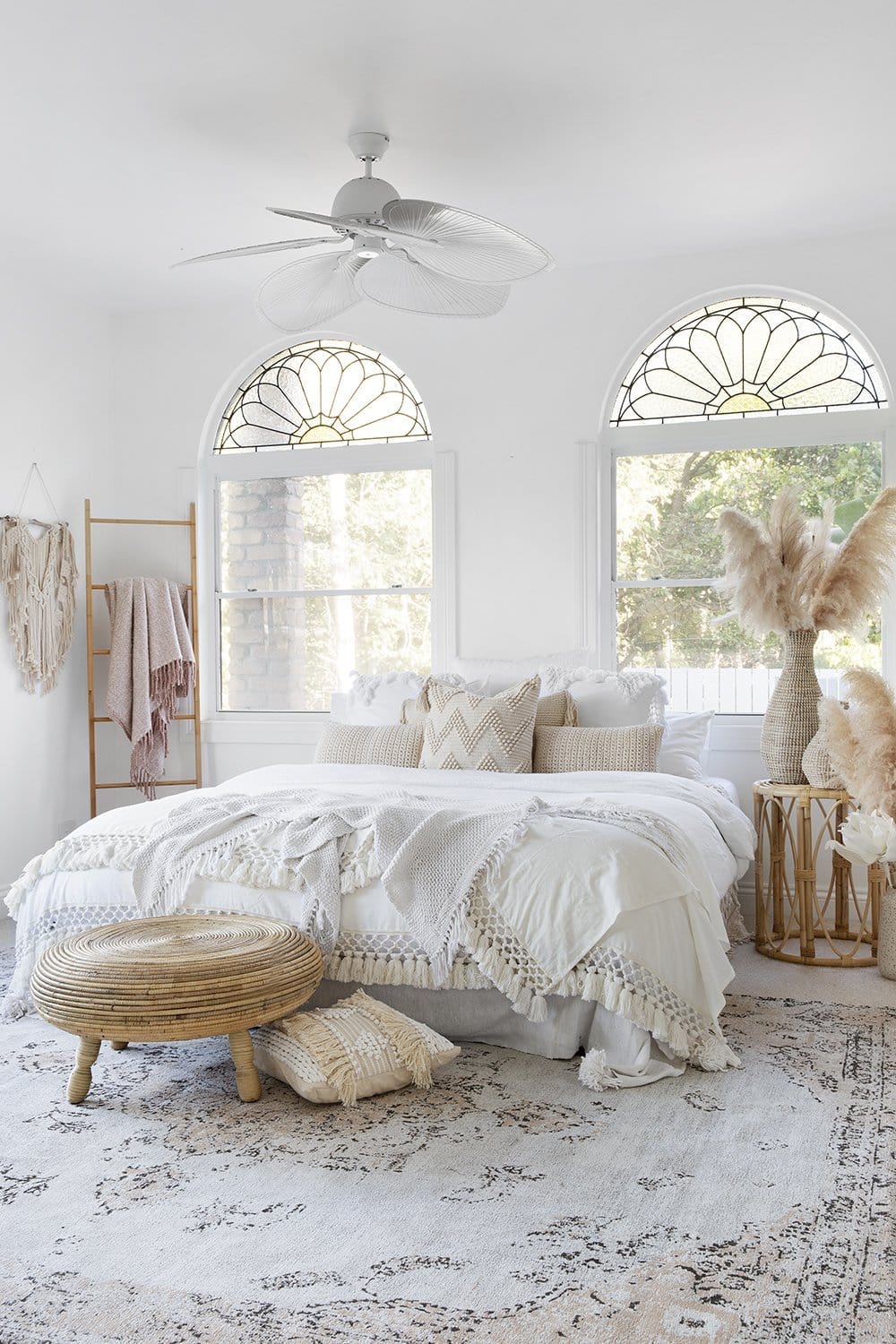 Helena White and Peach Turkish Style Distressed Rug - Image 5