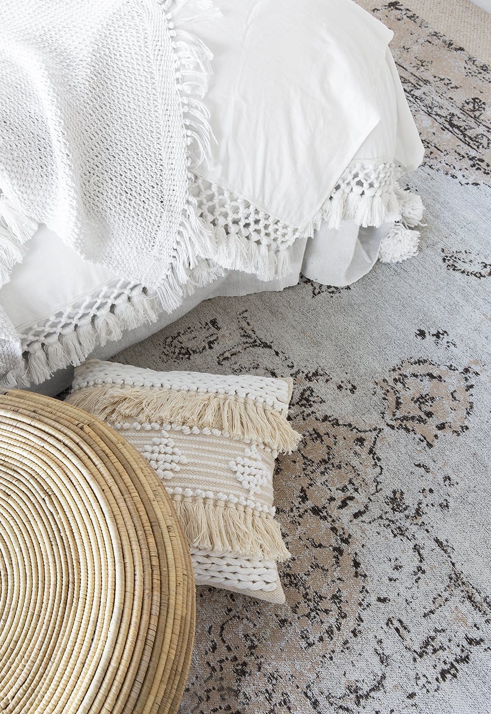 Helena White and Peach Turkish Style Distressed Rug - Image 6