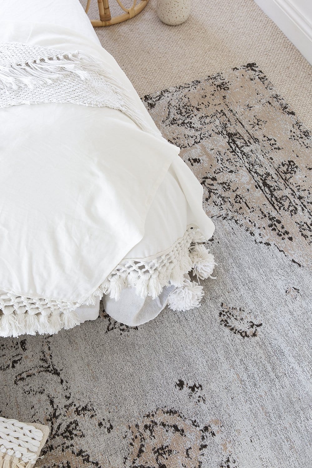 Helena White and Peach Turkish Style Distressed Rug - Image 7