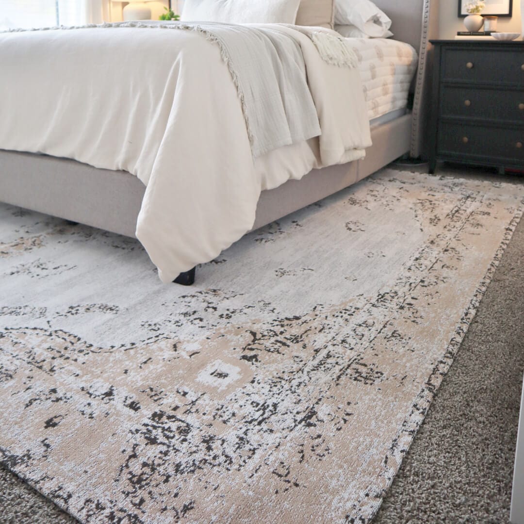 Helena White and Peach Turkish Style Distressed Rug - Image 8