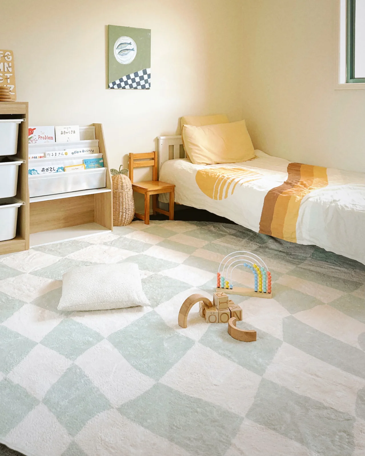 Ilenna Green and Ivory Checkered Washable Round Rug - Image 7